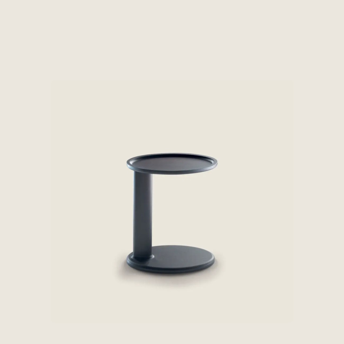 Oliver Side Table Flexform