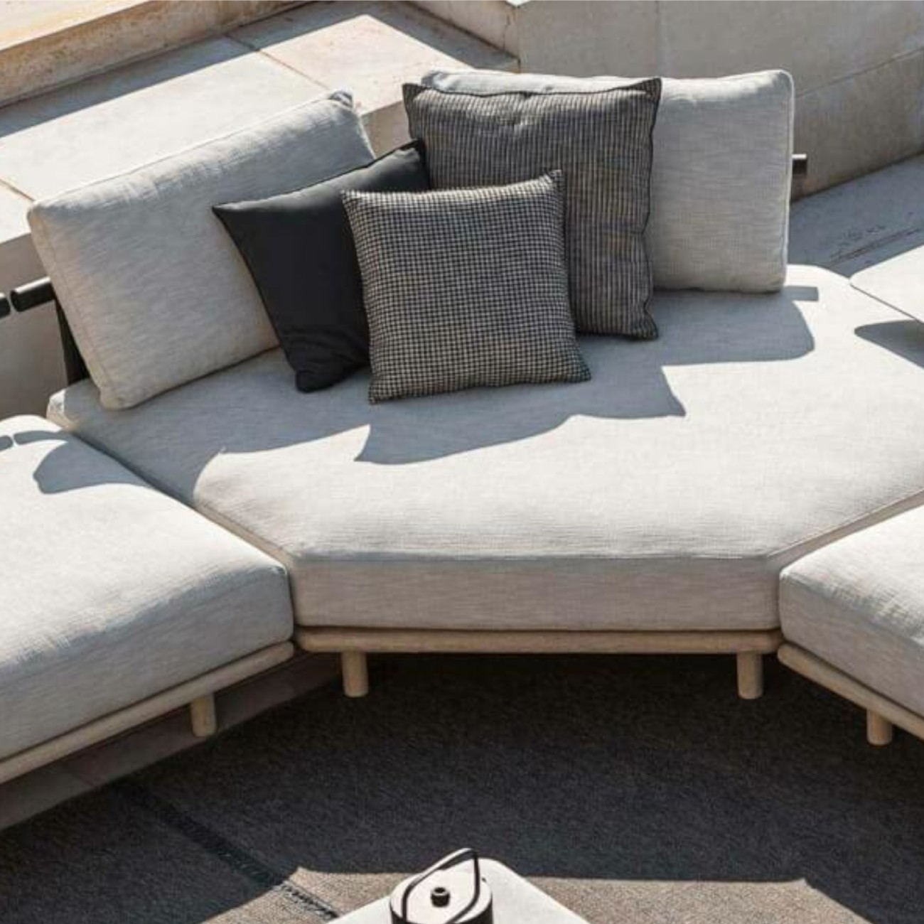 Deco Cushions Roda