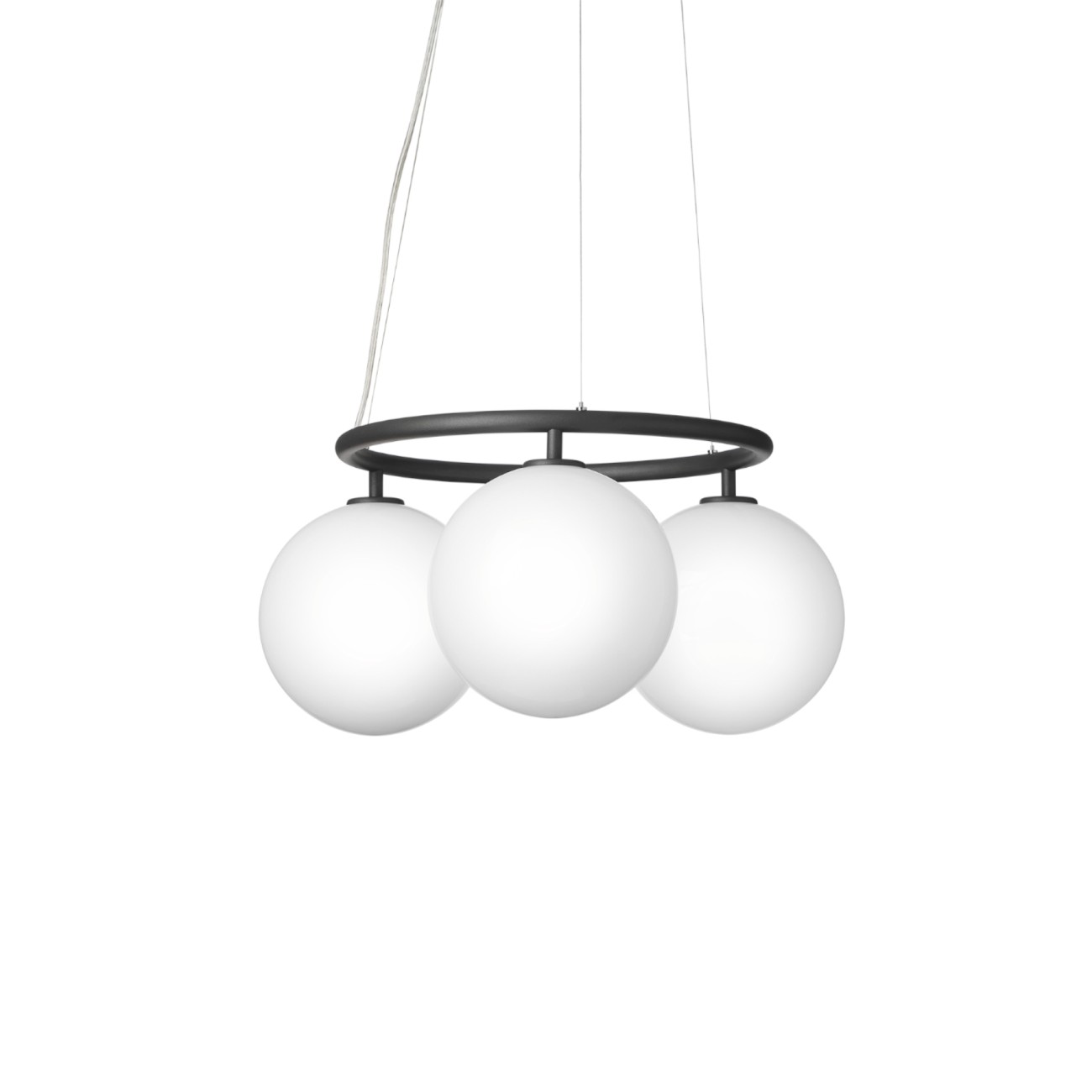 Miira 3 Circular Chandelier Lamp Nuura