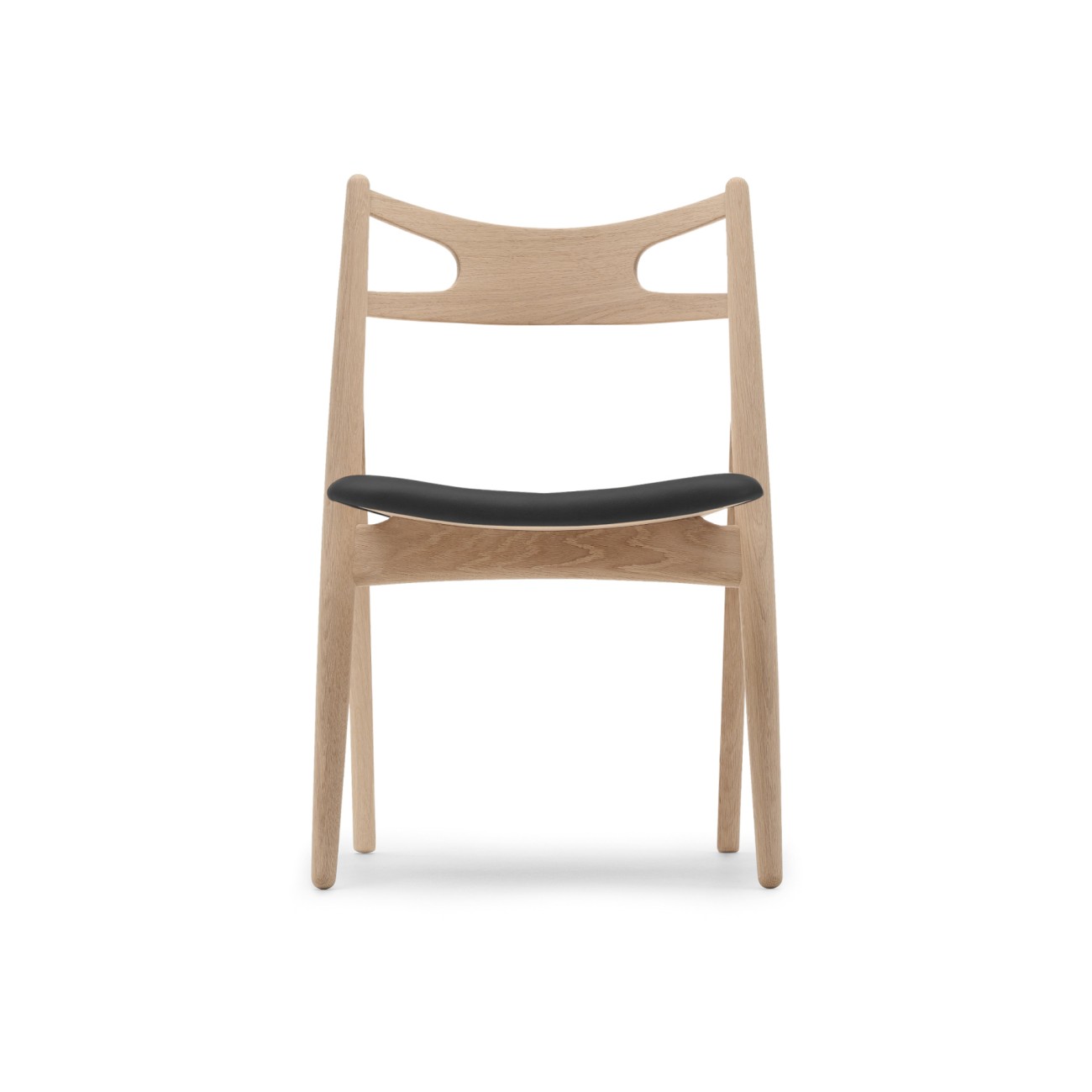 Sawbuck Chair CH29P Oak White Oil Carl Hansen & Son