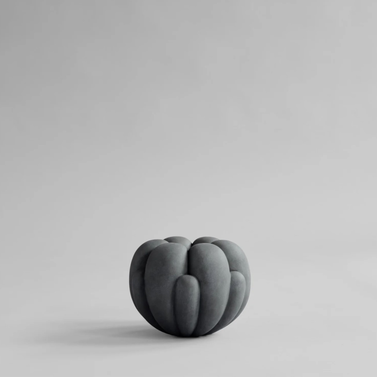 Bloom Dark Grey Petit Vase 101 Copenhagen