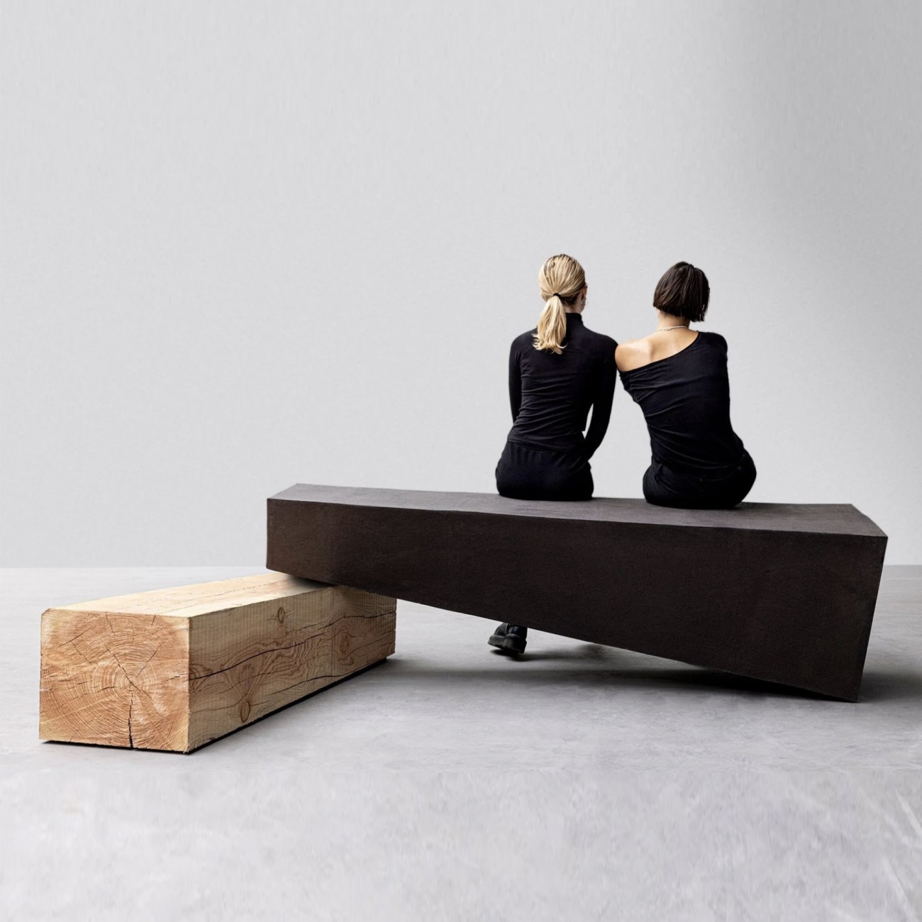 EMBRACE BENCH Atelier Vierkant