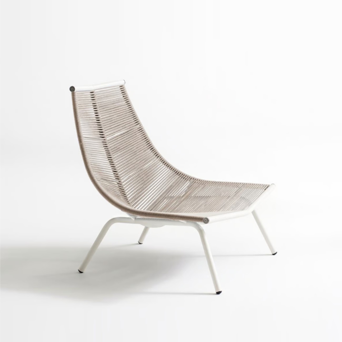 Laze 002 Lounge Chair Roda